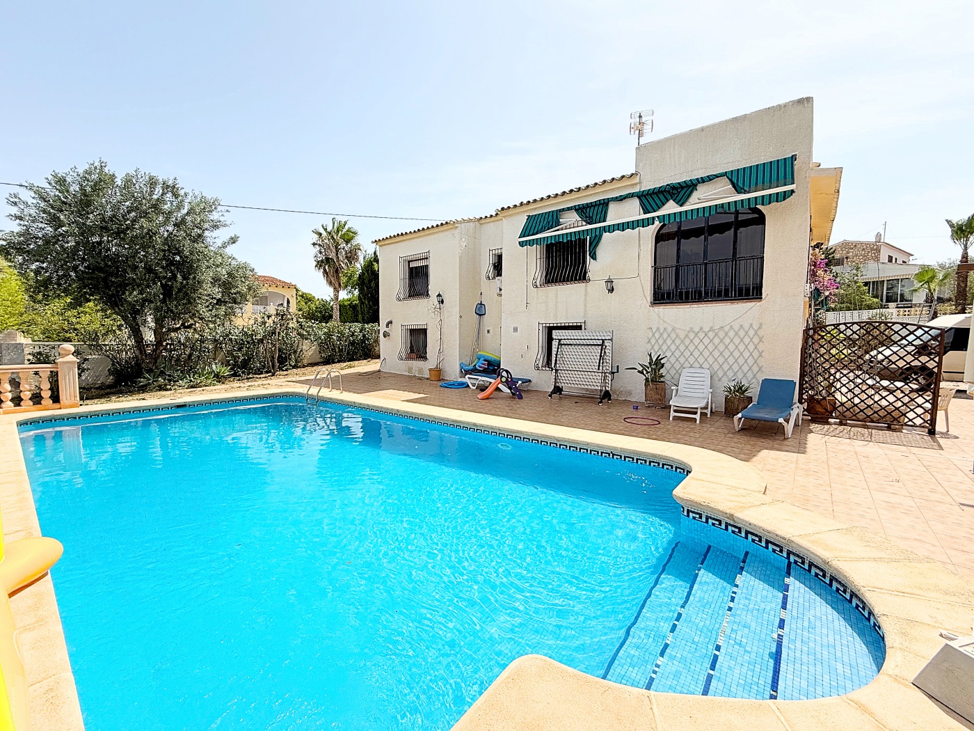 Bezaubernde Villa in Calpe mit Panoramablick in exklusiver Wohnzone — Foto 2