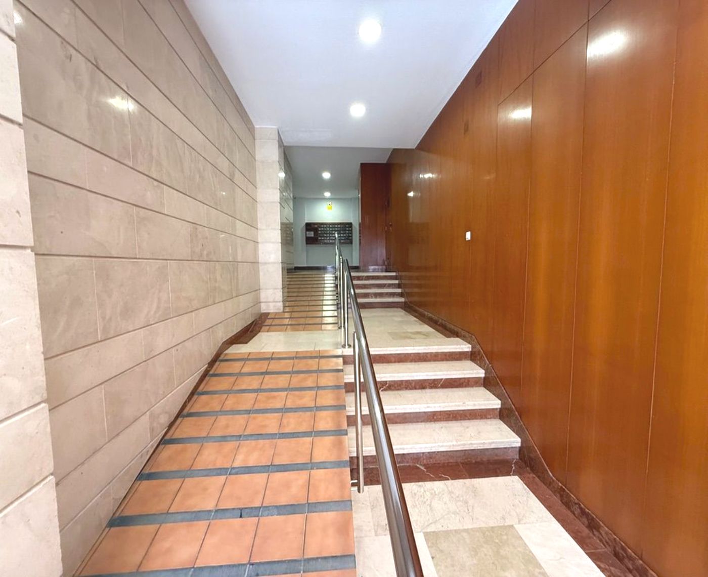 Niezrównana lokalizacja: eleganckie mieszkanie w centrum Calpe — zdjęcie 2