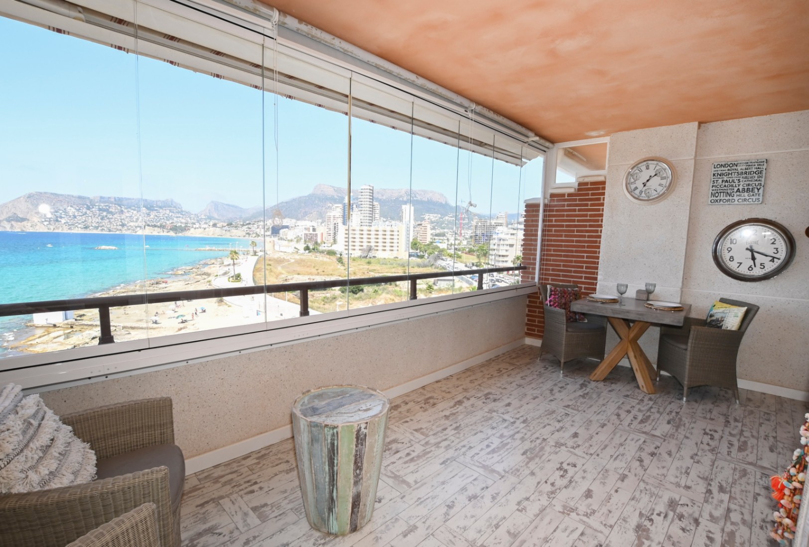 Fantastic First-Line Apartment — photo 2