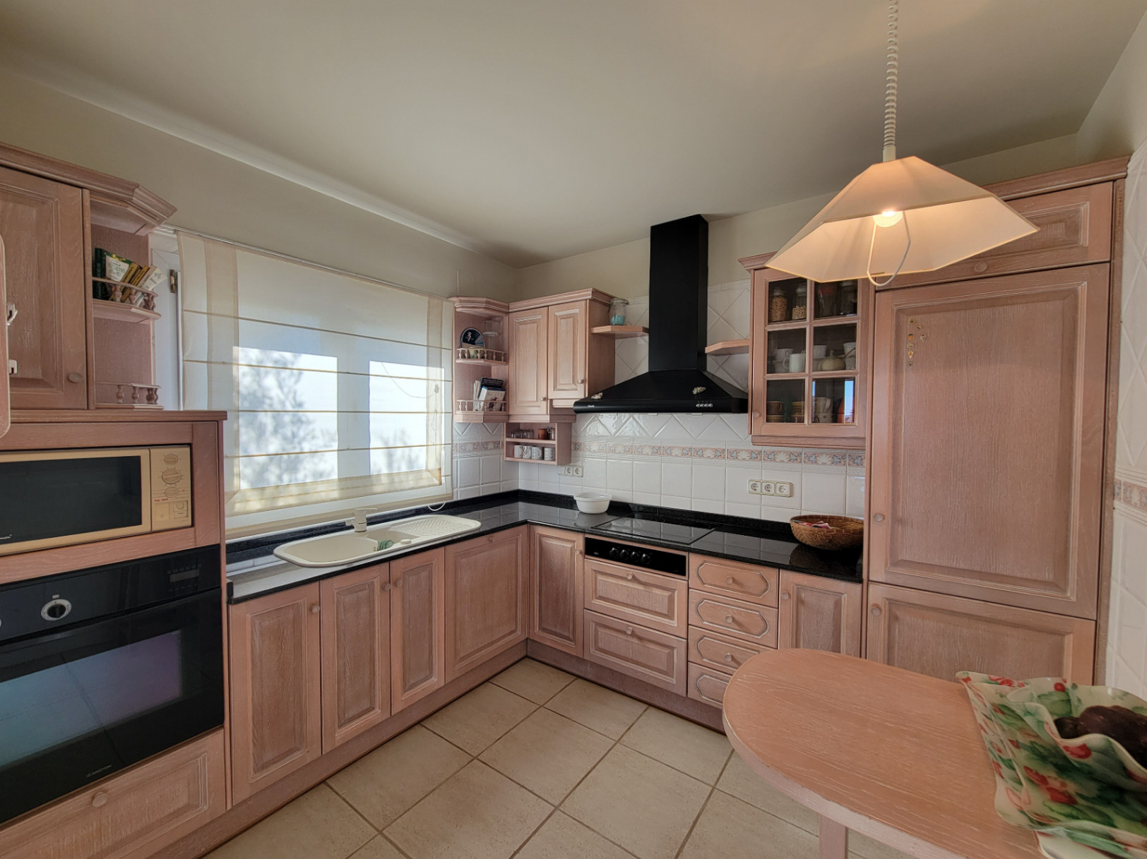 VILLA WITH GUEST APARTMENT IN GOOD LOCATION — photo 19