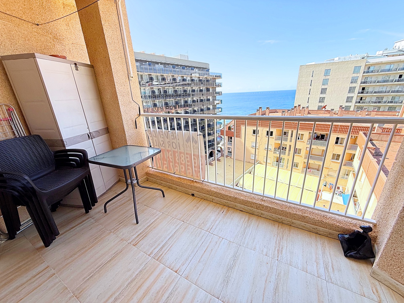 Central apartment with sea views and terrace — photo 3