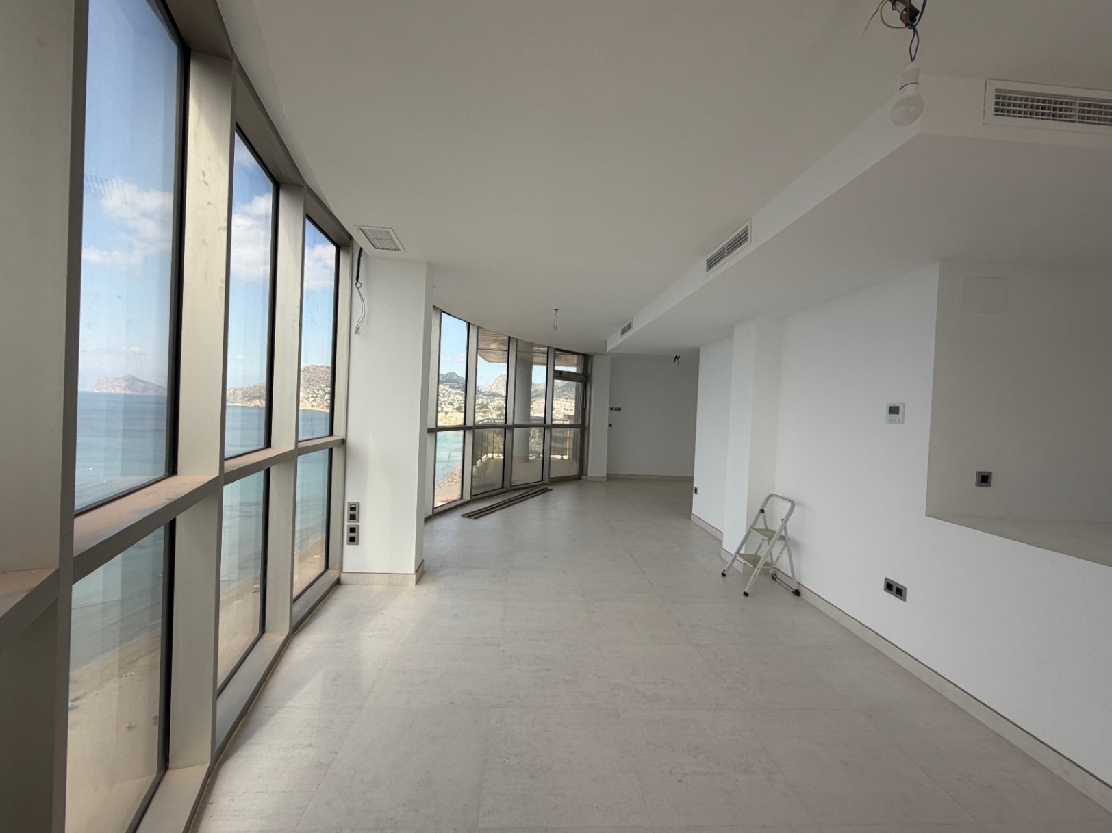 EKSKLUZYWNY PENTHOUSE Z PANORAMICZNYM WIDOKIEM NA MORZE I CAŁE CALPE — zdjęcie 11
