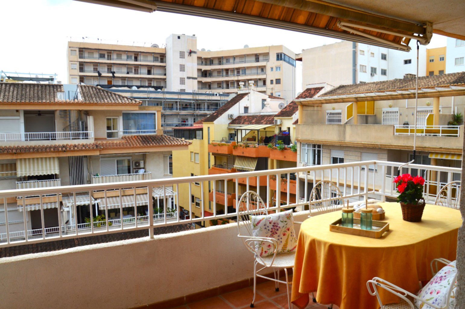 Penthouse for sale in the heart of Calpe with solarium, pool. Parking and storage room optional. — photo 20