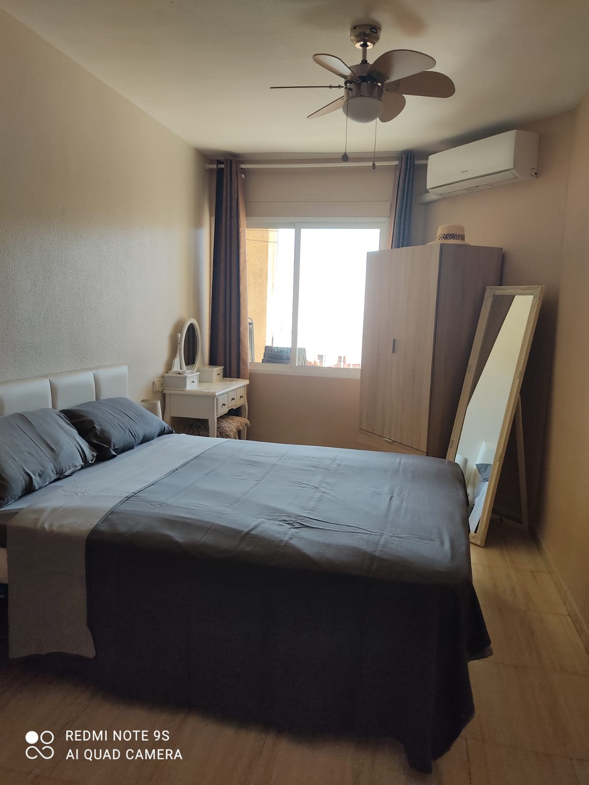 Central apartment with sea views and terrace — photo 18