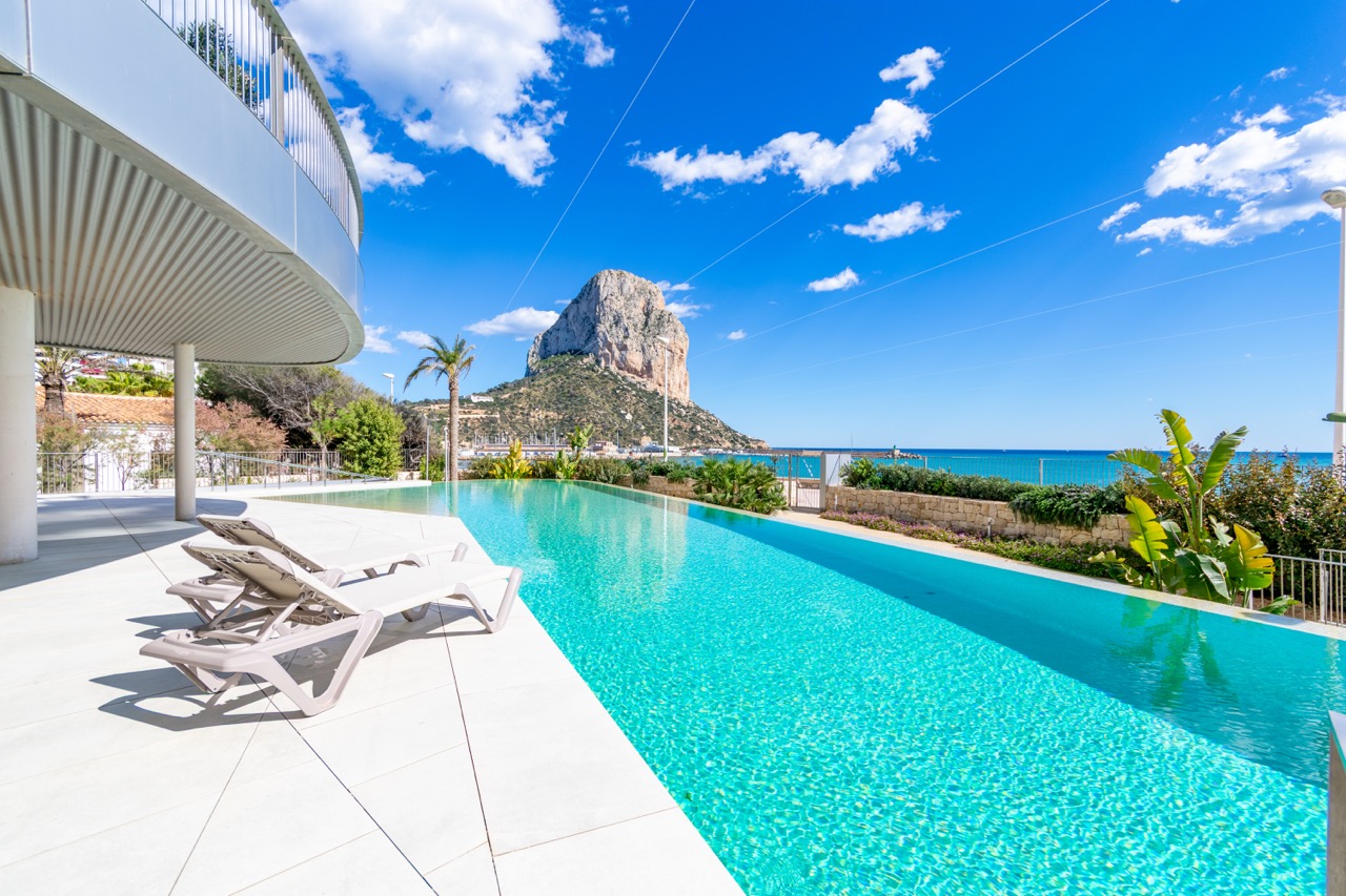 Exclusivity and Luxury on the First Line of the Sea – Last Apartment Available — photo 18