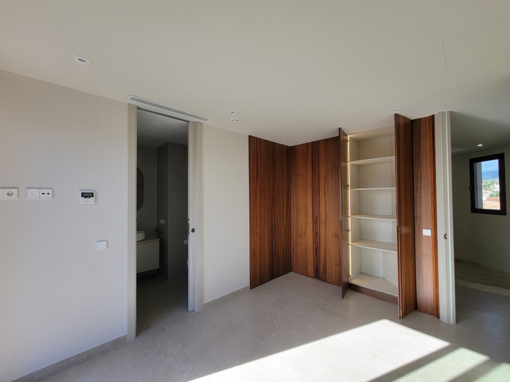 NEW BUILD VILLA CLOSE TO ALL AMENITIES — photo 30