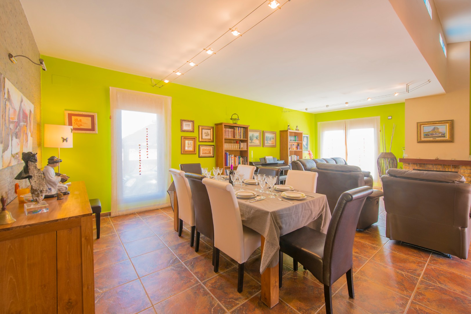 Exceptional villa for sale in Calpe offers the perfect balance between comfort and style. — photo 11