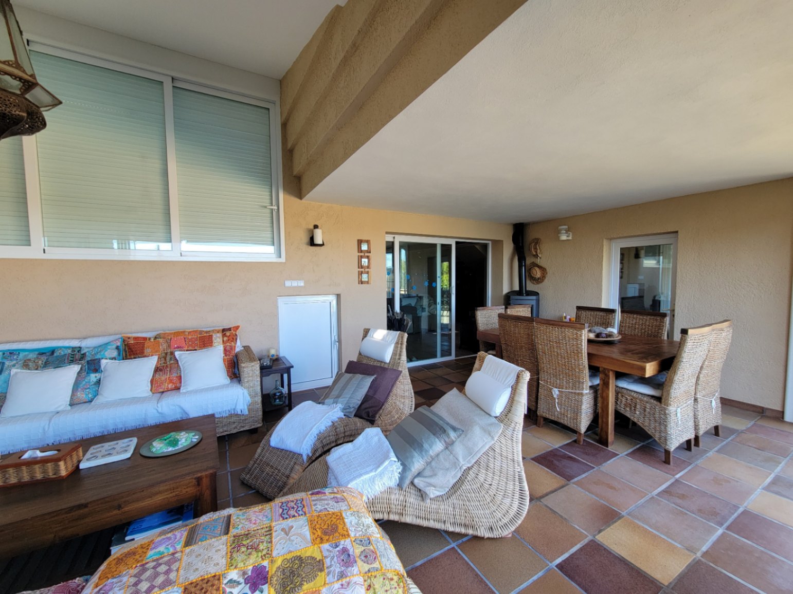 VILLA WITH GUEST APARTMENT IN GOOD LOCATION — photo 37