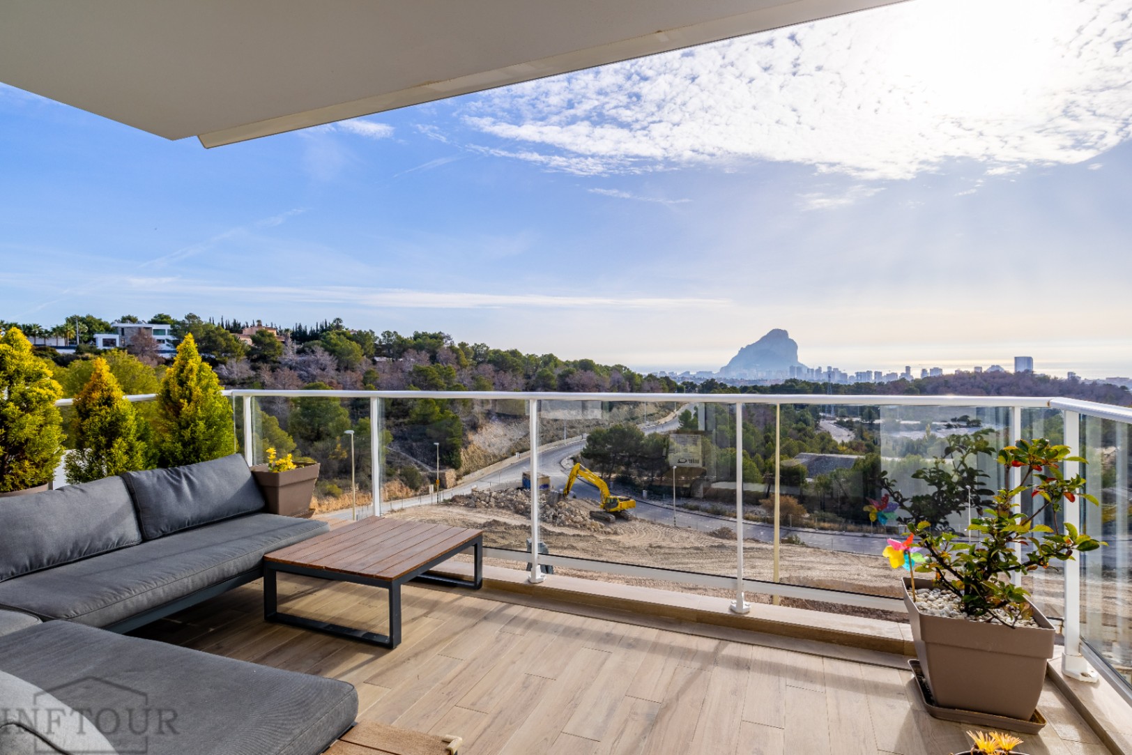 Apartment in Calpe with sea views and swimming pool – 2 bedrooms, terrace and parking