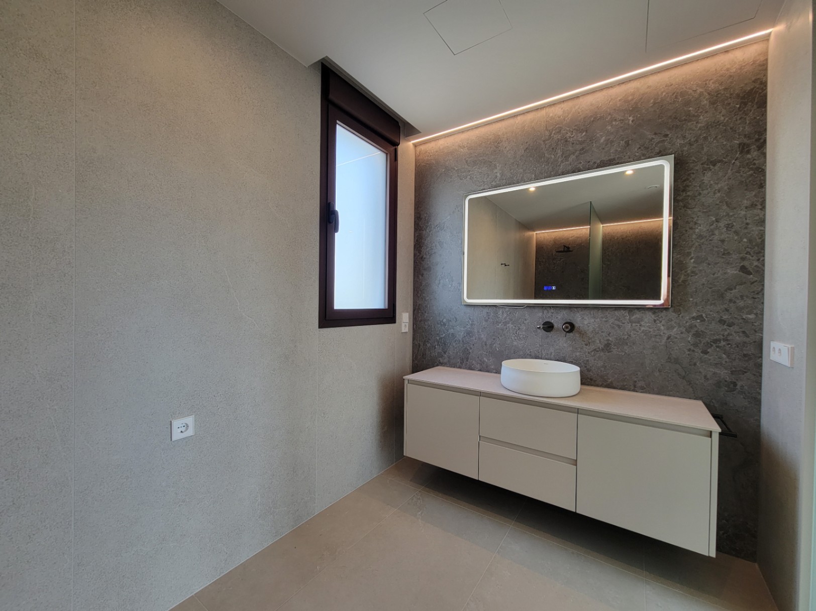 NEW BUILD VILLA CLOSE TO ALL AMENITIES — photo 23