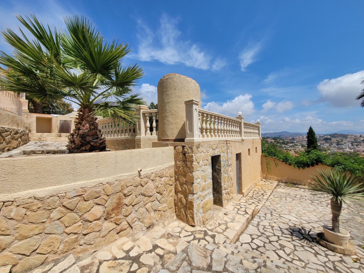 VILLA IN MARYVILLA WITH SPECTACULAR VIEWS — photo 12