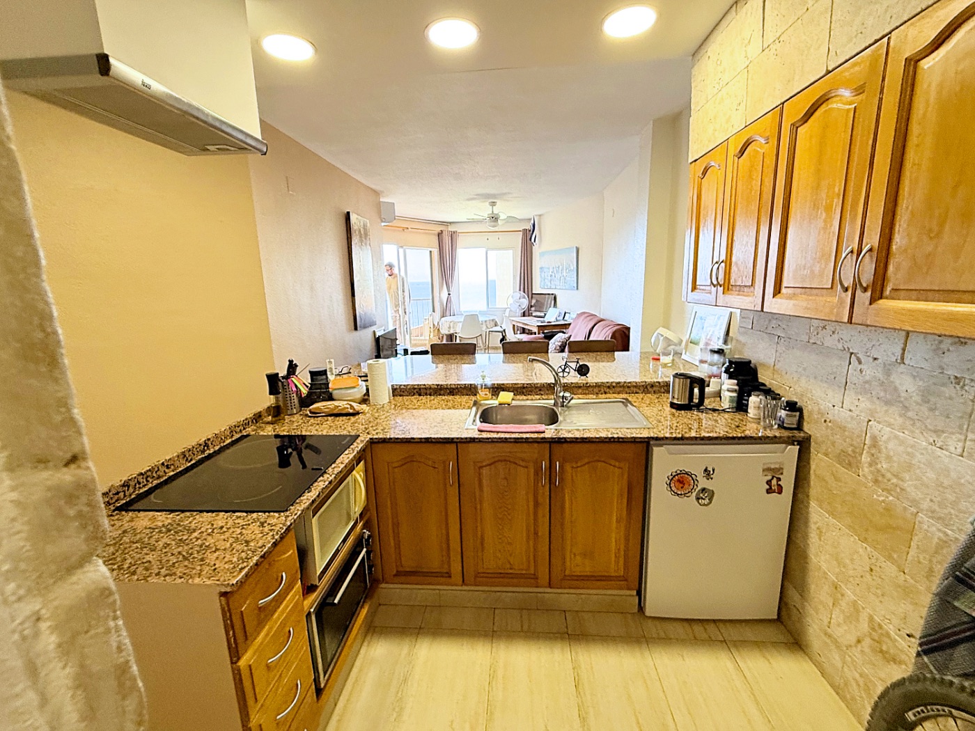 Central apartment with sea views and terrace — photo 14