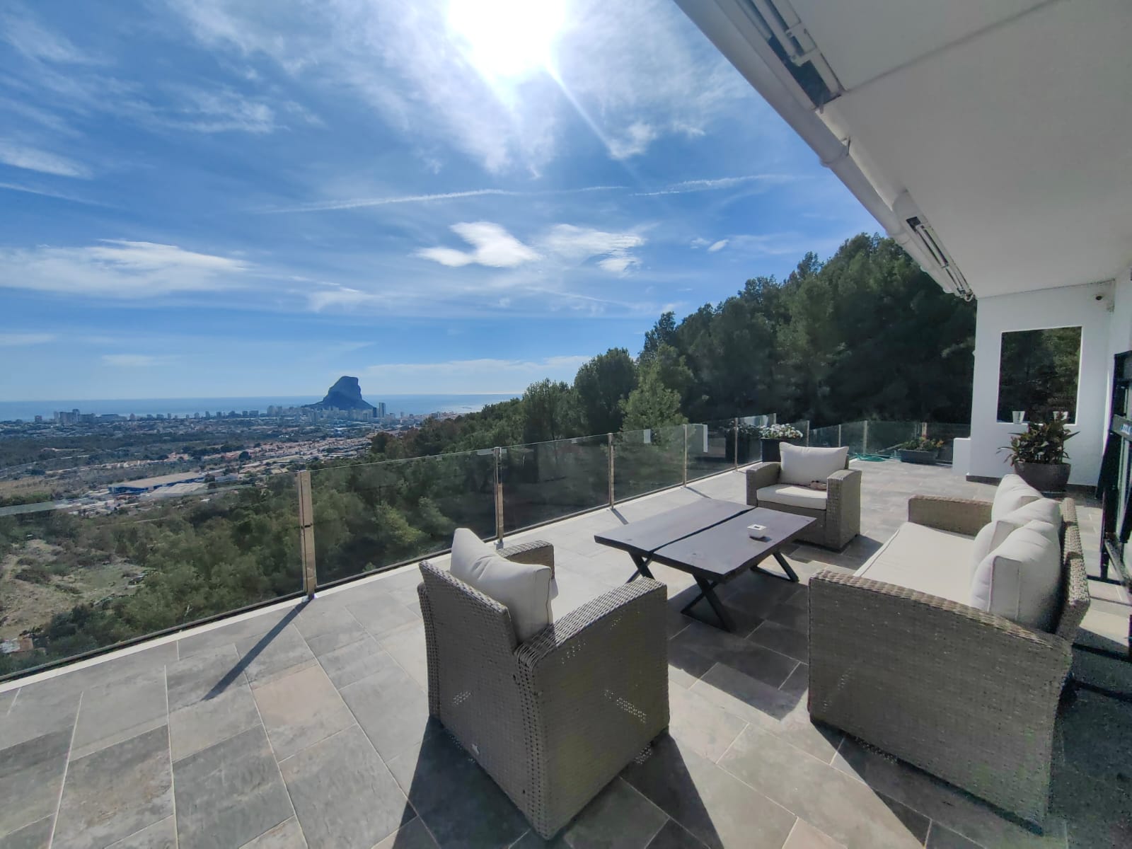 High-Quality Villa with Panoramic Sea Views — photo 3