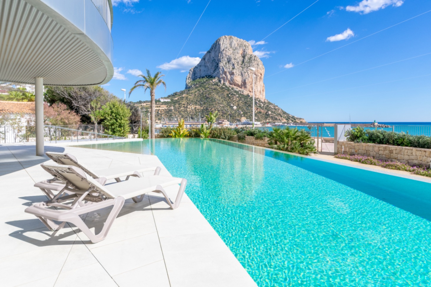 Exclusivity and Luxury on the First Line of the Sea – Last Apartment Available — photo 19
