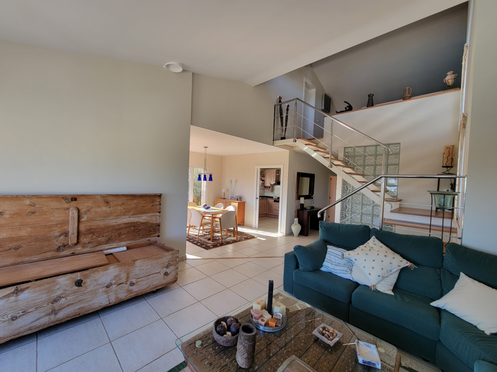 VILLA WITH GUEST APARTMENT IN GOOD LOCATION — photo 29