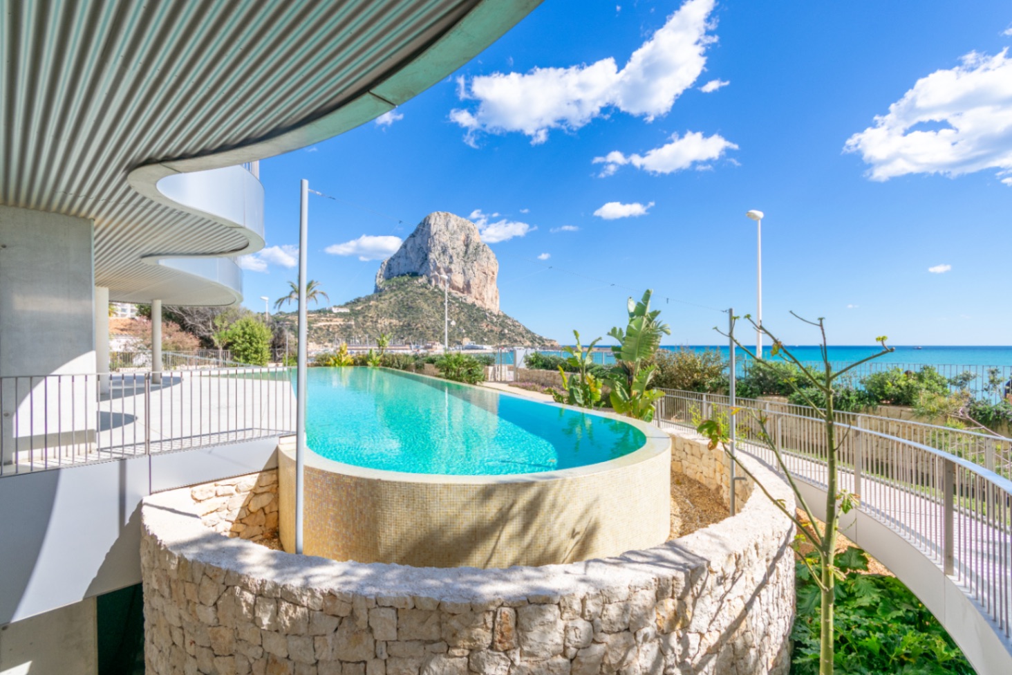 Exclusivity and Luxury on the First Line of the Sea – Last Apartment Available — photo 5