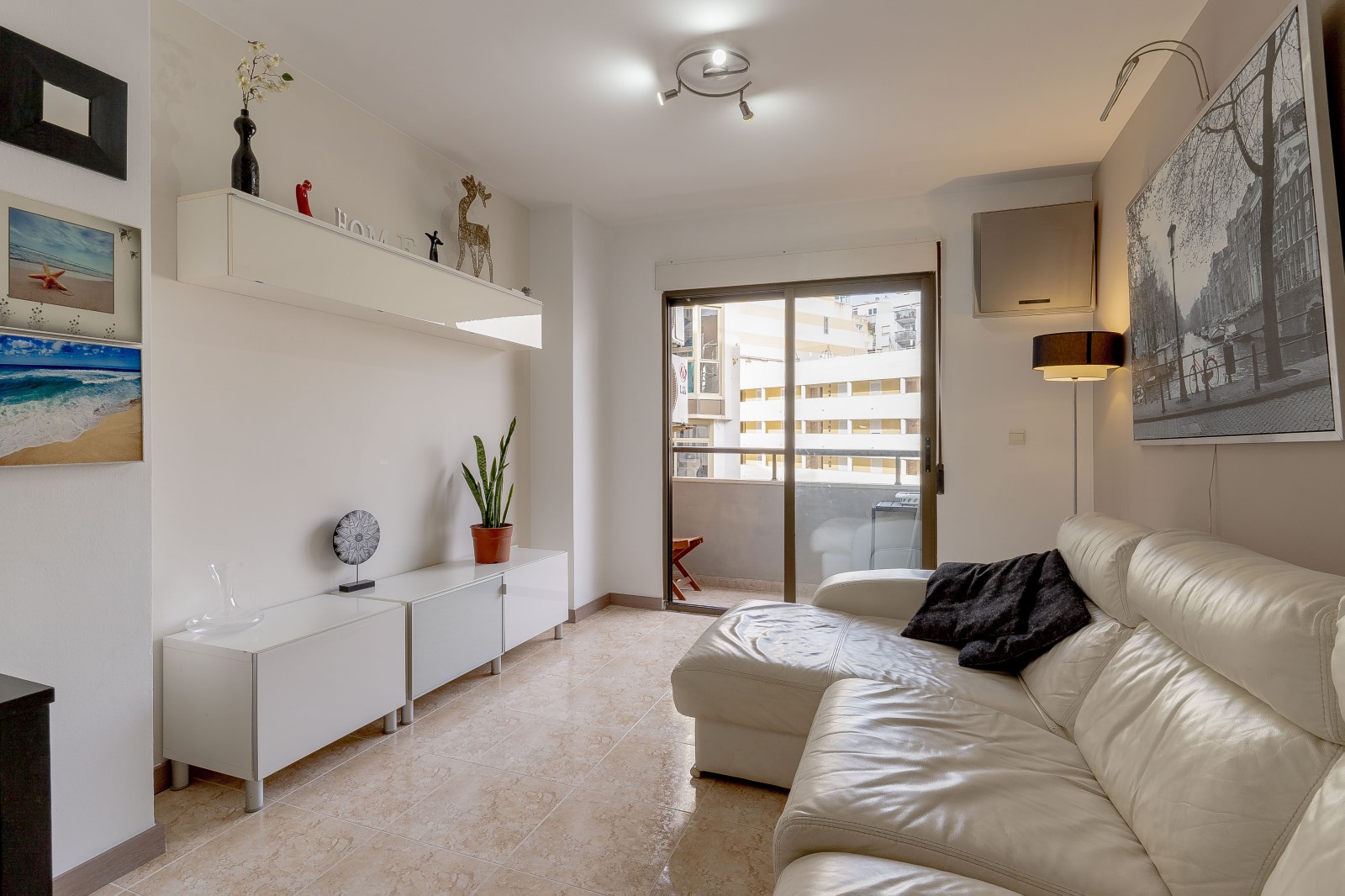 BEAUTIFUL FULLY RENOVATED APARTMENT — photo 8