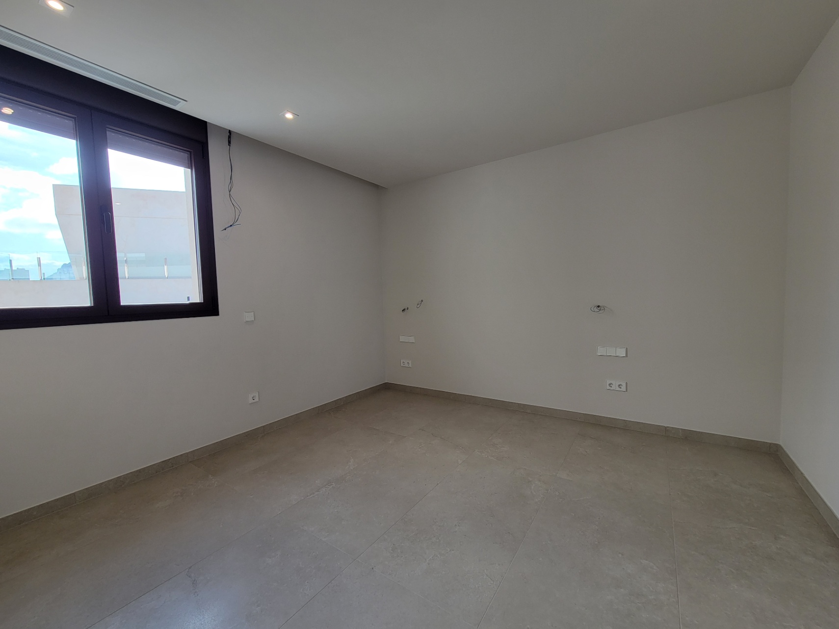 NEW BUILD VILLA CLOSE TO ALL AMENITIES — photo 21
