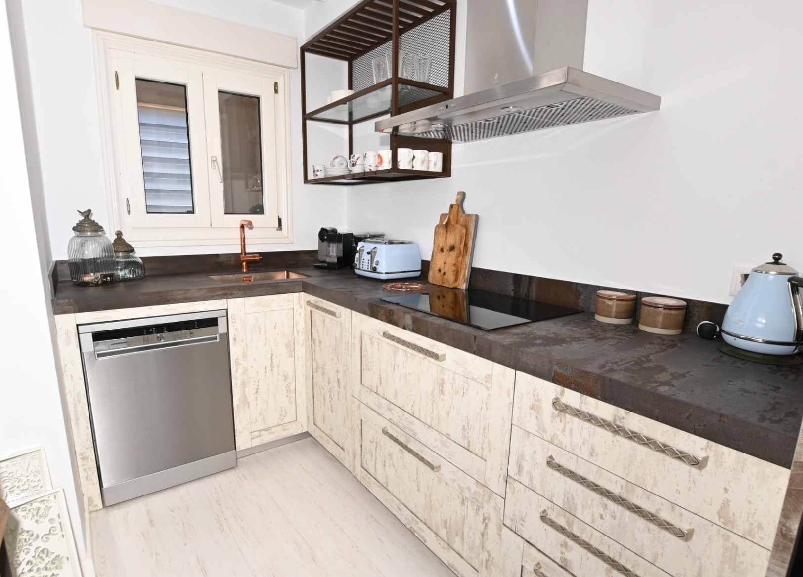 Fantastic First-Line Apartment — photo 15