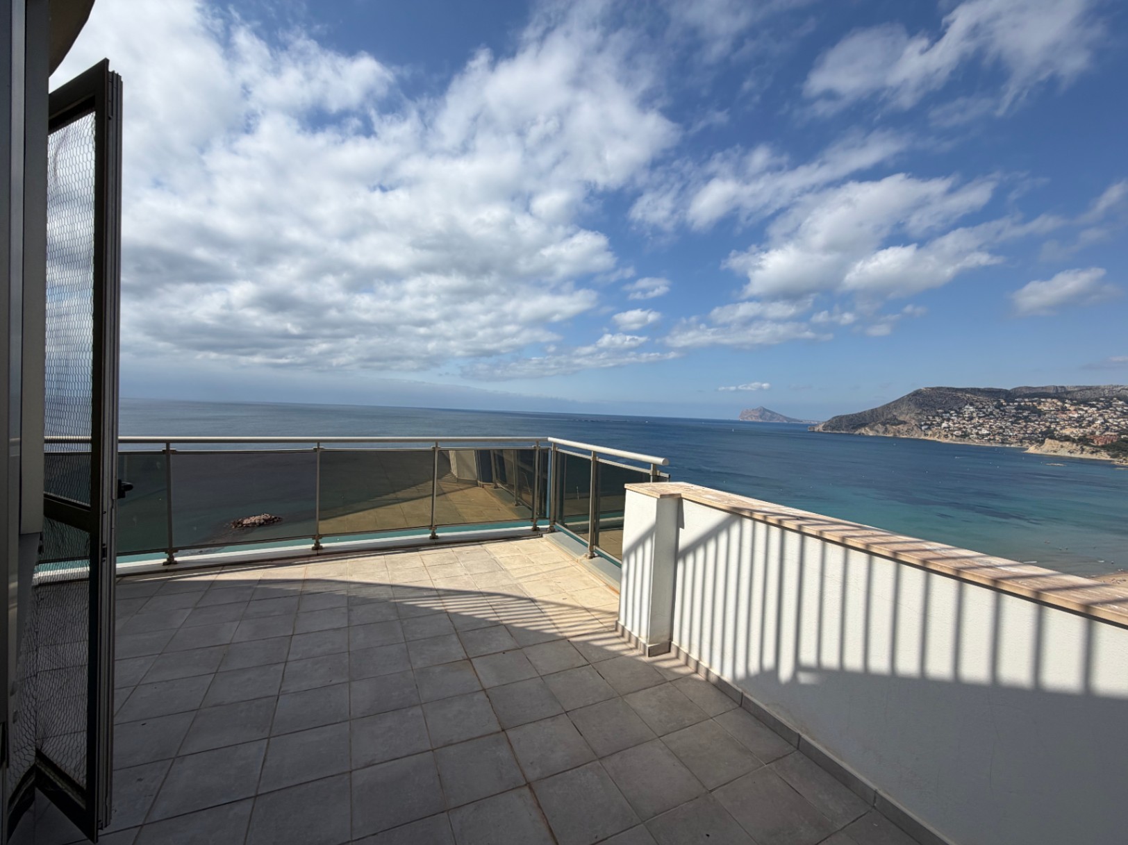 EKSKLUZYWNY PENTHOUSE Z PANORAMICZNYM WIDOKIEM NA MORZE I CAŁE CALPE — zdjęcie 19