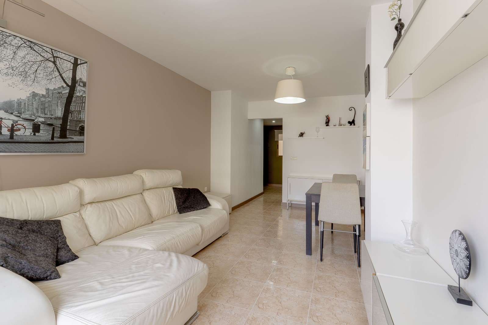 BEAUTIFUL FULLY RENOVATED APARTMENT — photo 12
