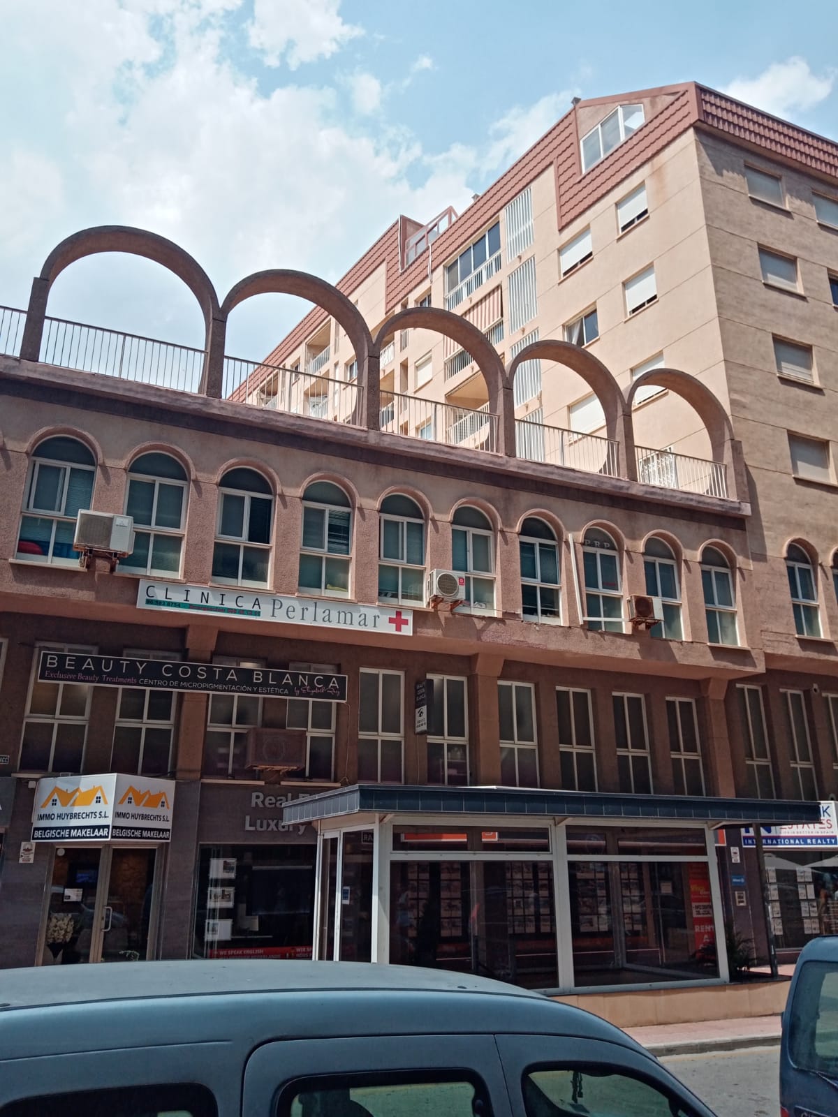 Central apartment with sea views and terrace — photo 15