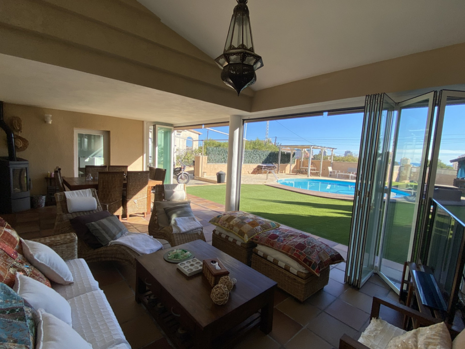 VILLA WITH GUEST APARTMENT IN GOOD LOCATION — photo 35