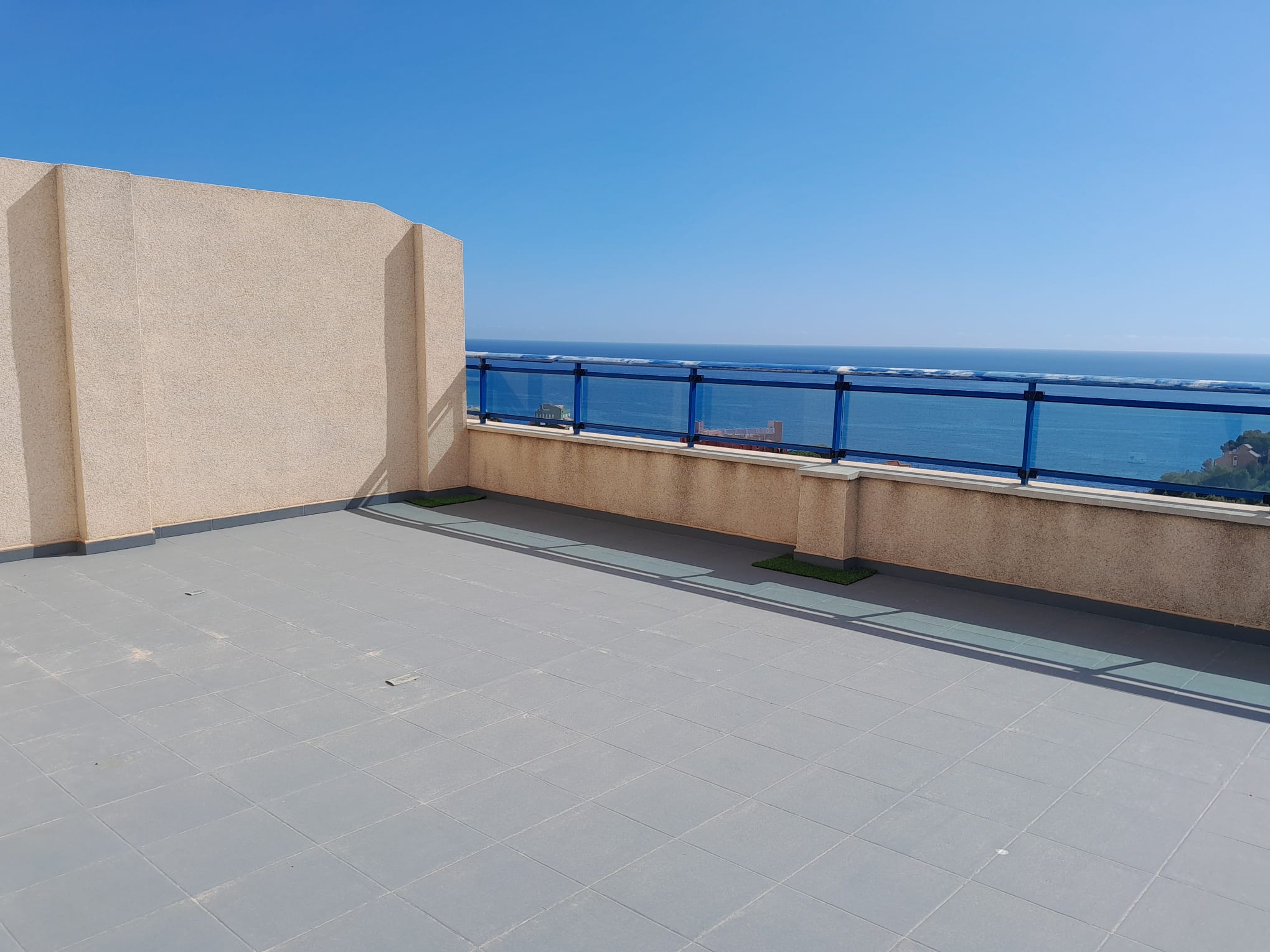 Espectacular ático en Calpe con vistas al mar y piscina