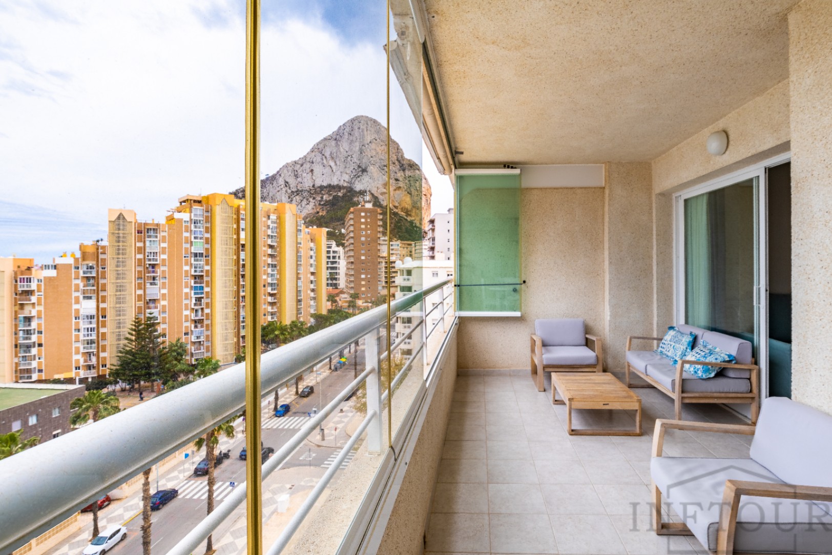 Apartment for sale with sea views in Calpe