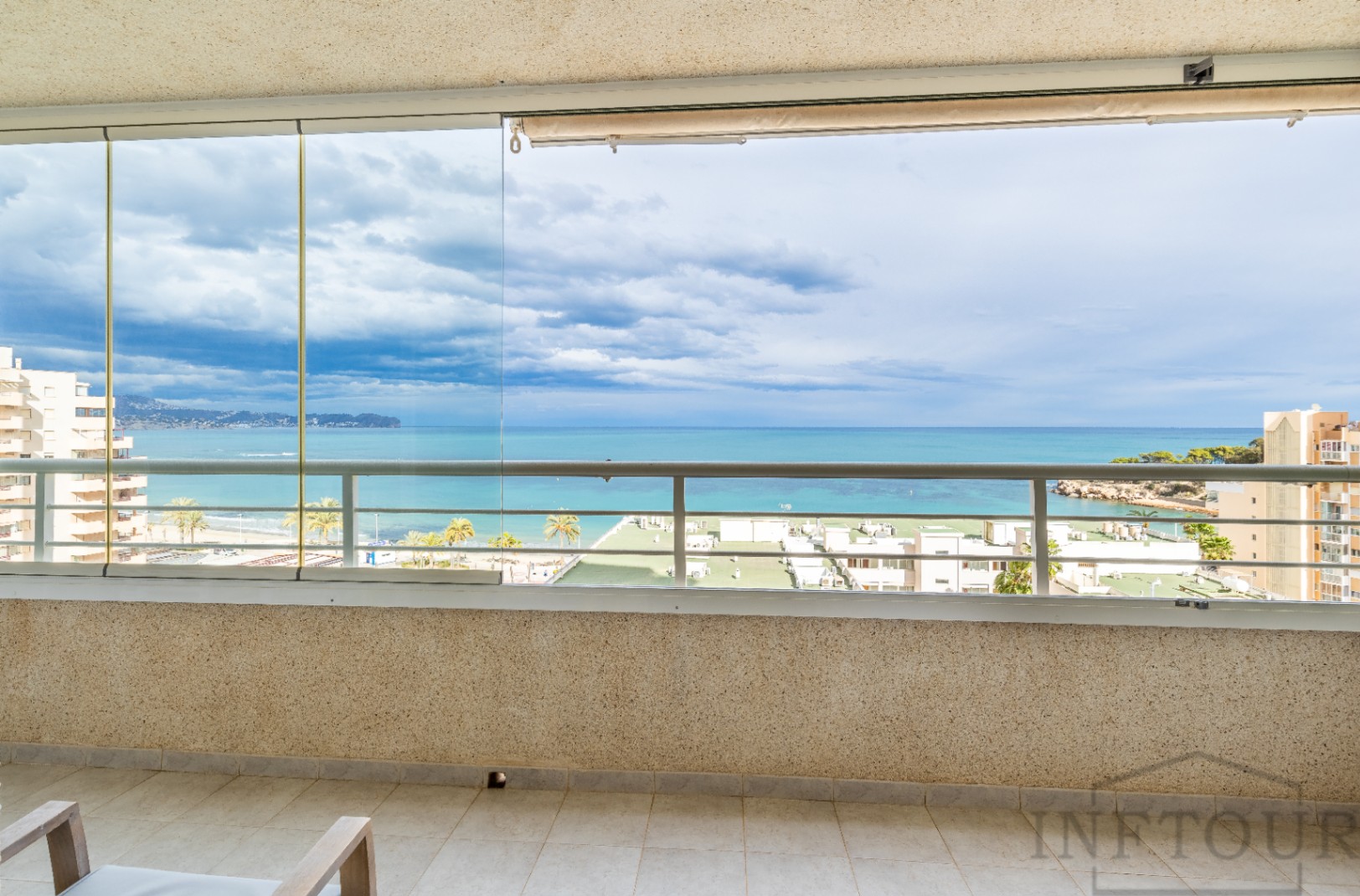 Продается квартира с видом на море в Кальпе